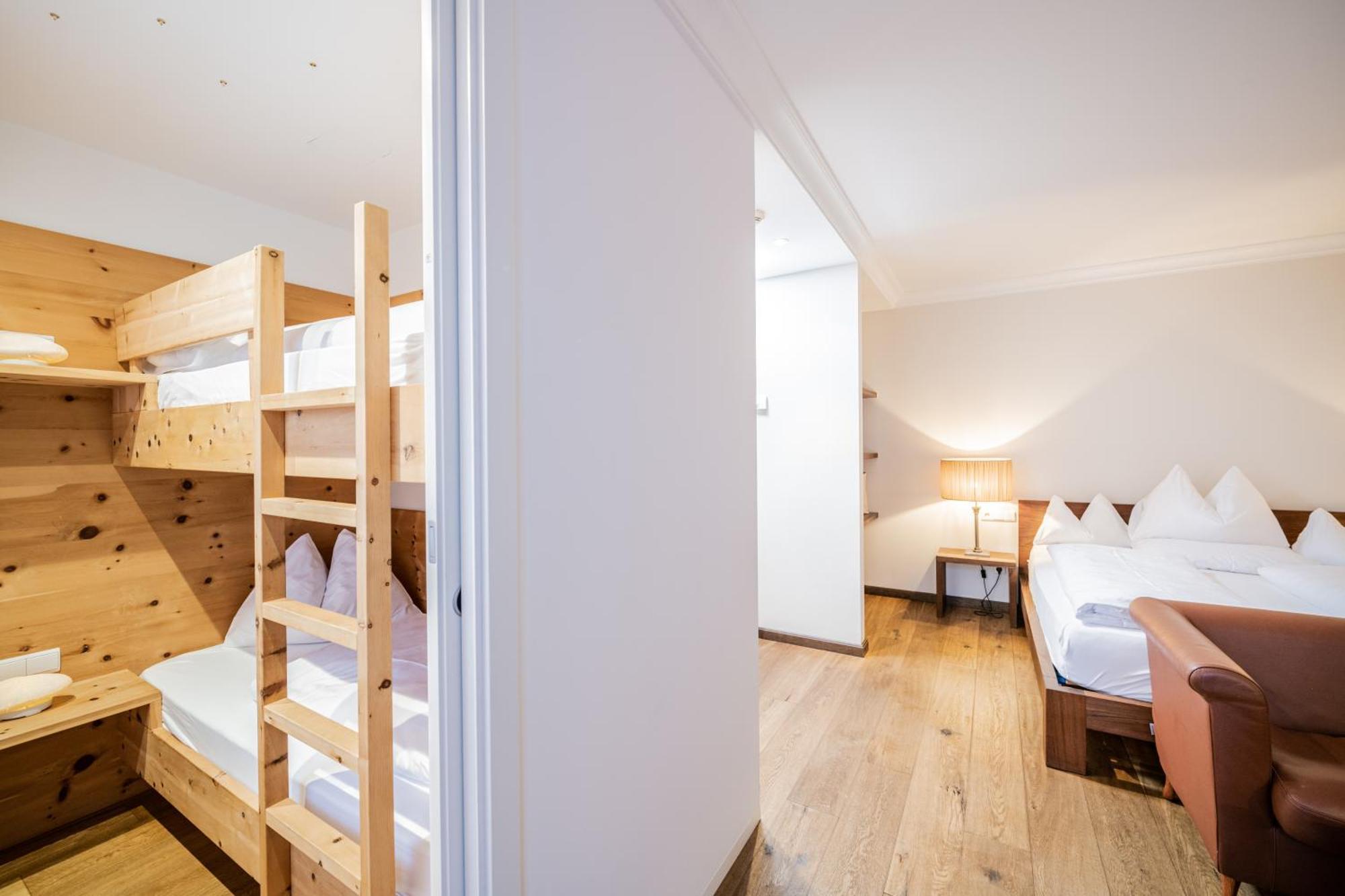 Hotel Fameli Olang Room photo