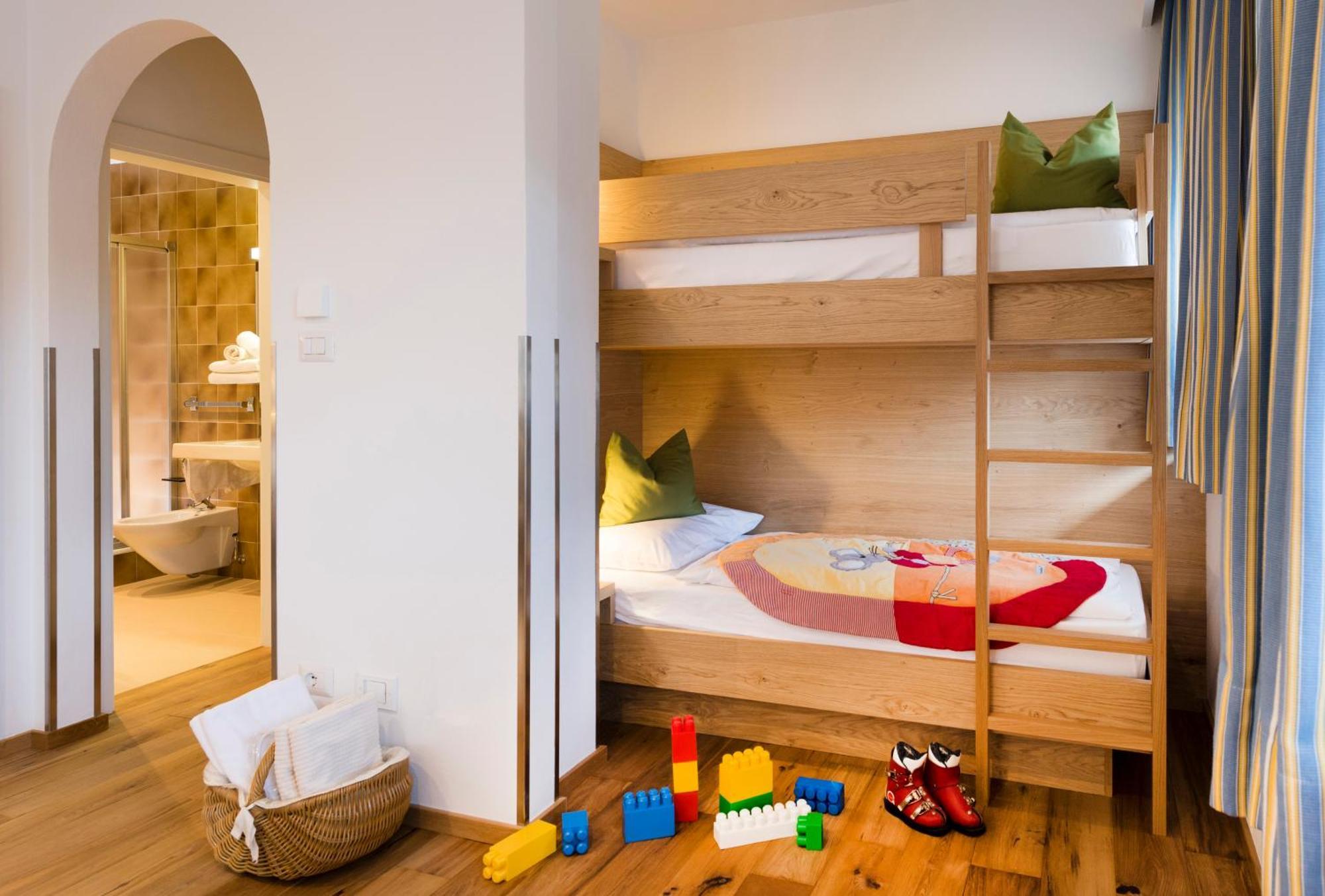 Hotel Fameli Olang Room photo