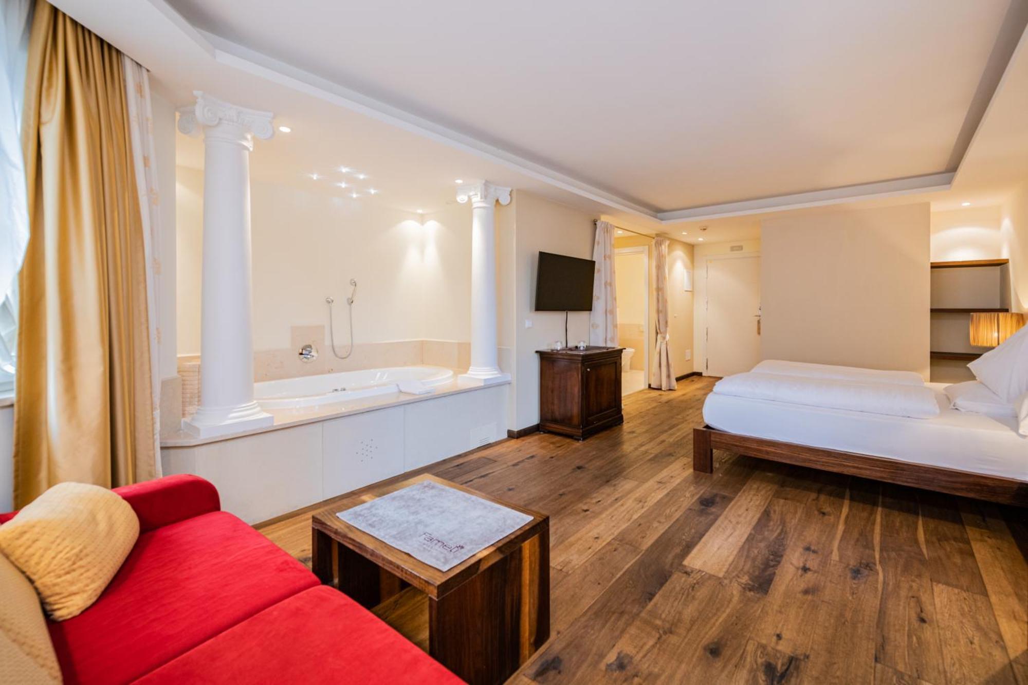 Hotel Fameli Olang Room photo