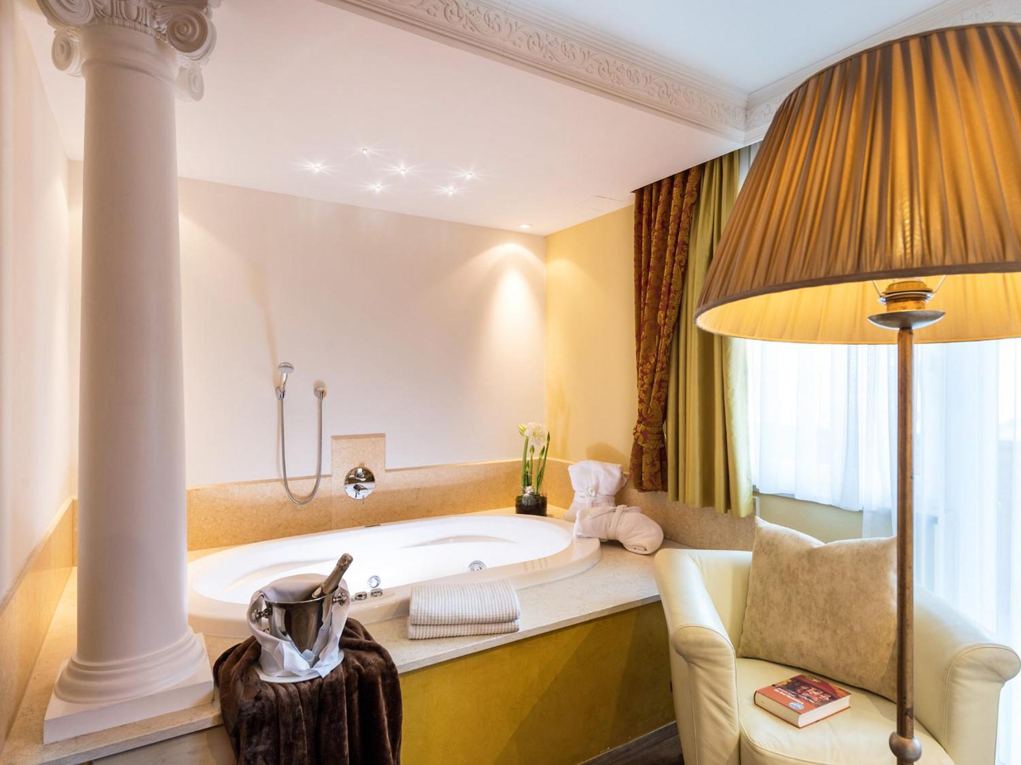 Hotel Fameli Olang Room photo