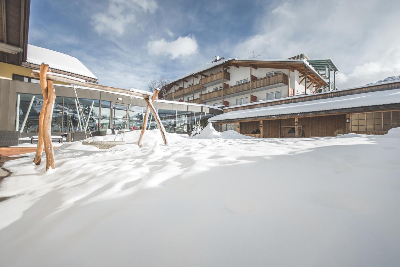 Hotel Fameli Olang Exterior photo